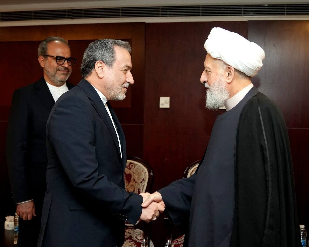 Iraqi Officials Meet Sheikh Ali Al-Khatib