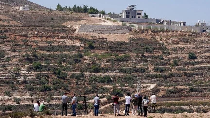 Qasra siege enters 14th day