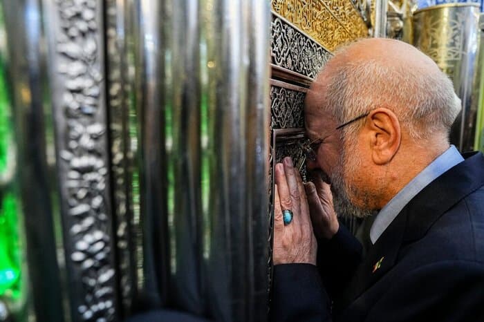 Qalibaf visits Imam Hussain shrine in Karbala