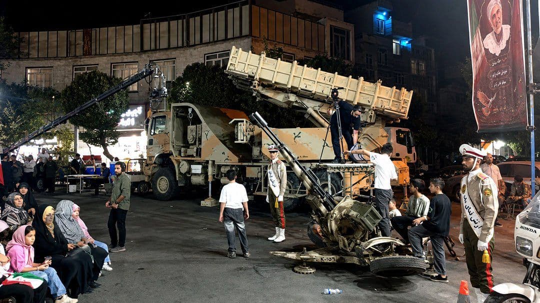 عرض أنظمة الدفاع في طهران بمناسبة يوم الجـ ود