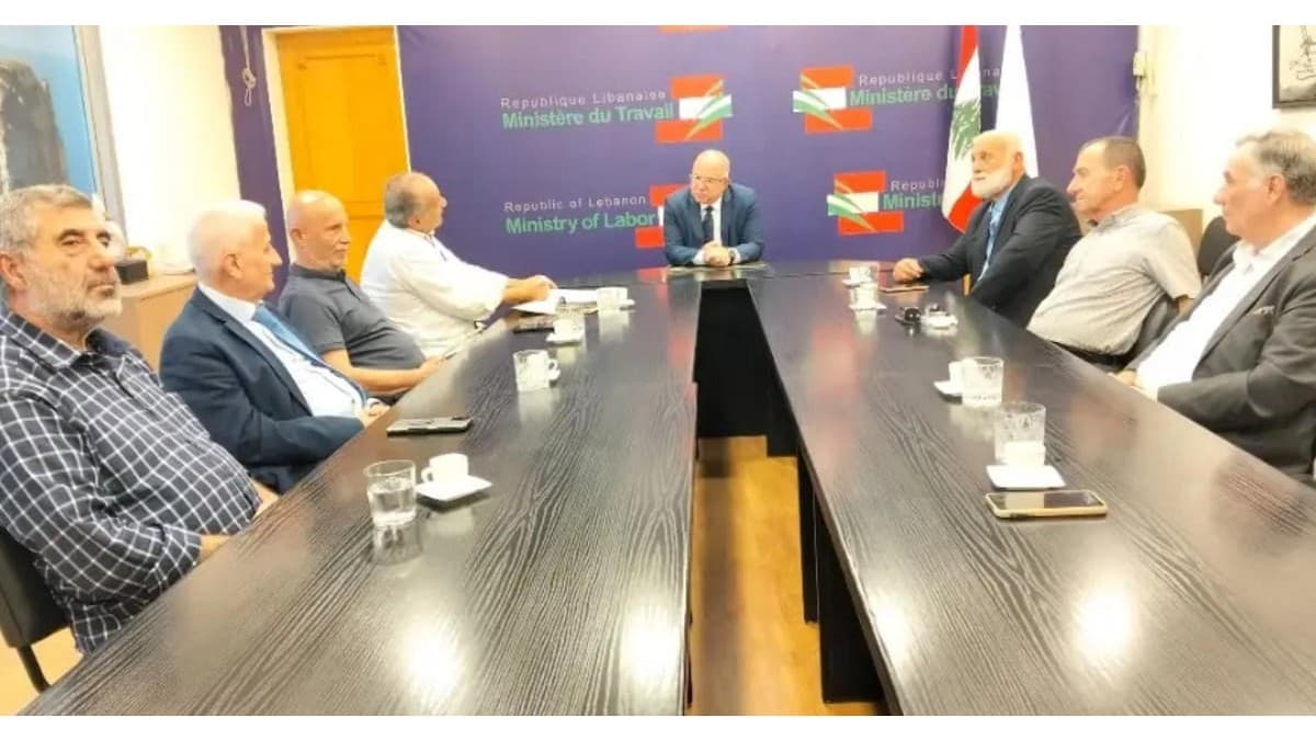 Retired workers meet with Haidar and Asmar