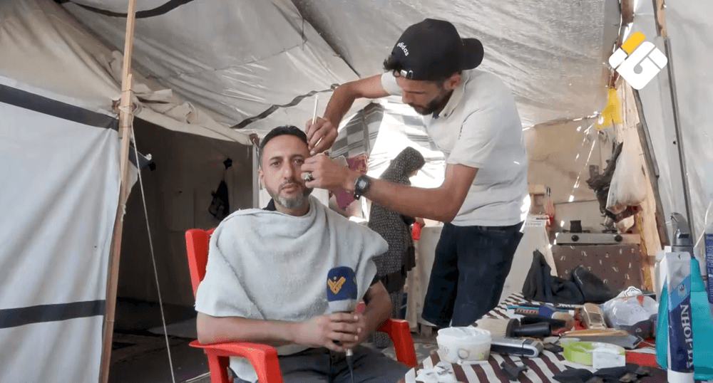 شادي البرعاوي يعاود الحلاقة بعد إصابته