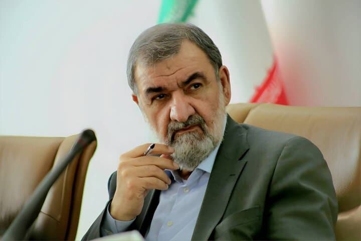 محسن رضائي يحذر من وقف تصدير النفط