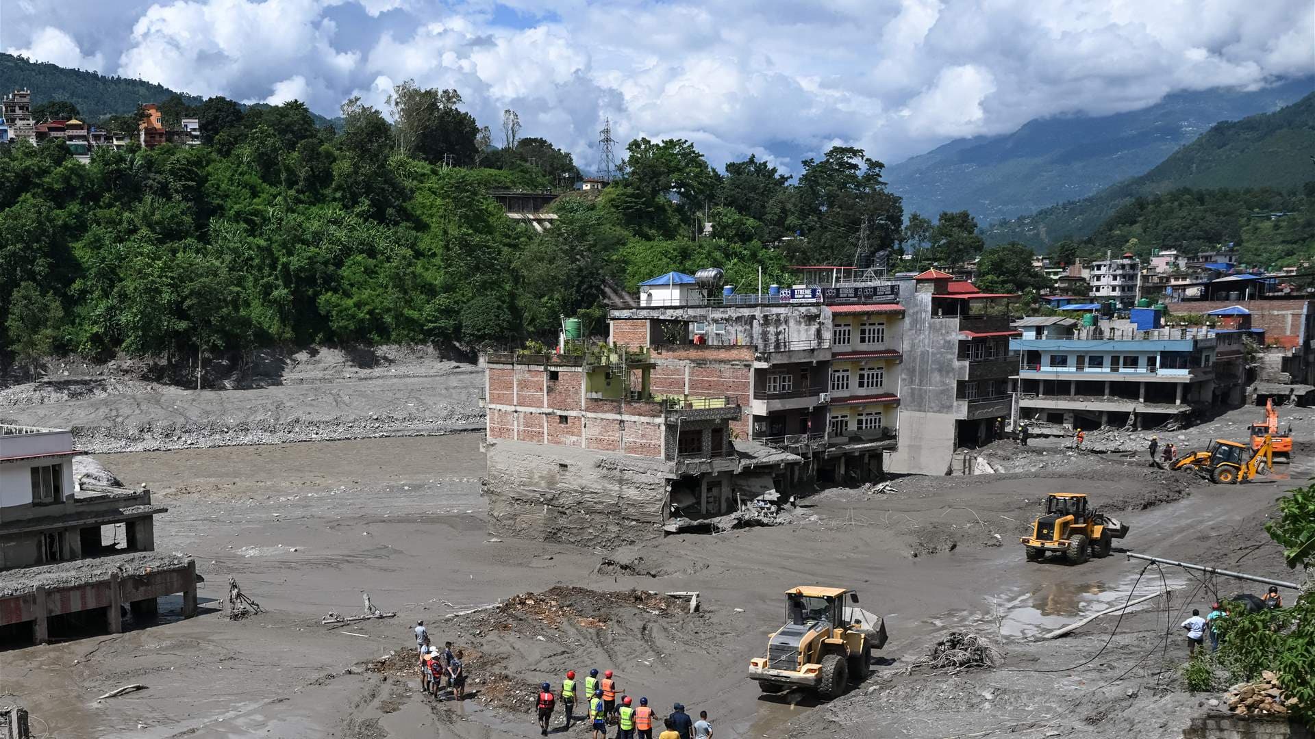 Himalayan Flood Victims Surpass Thousand