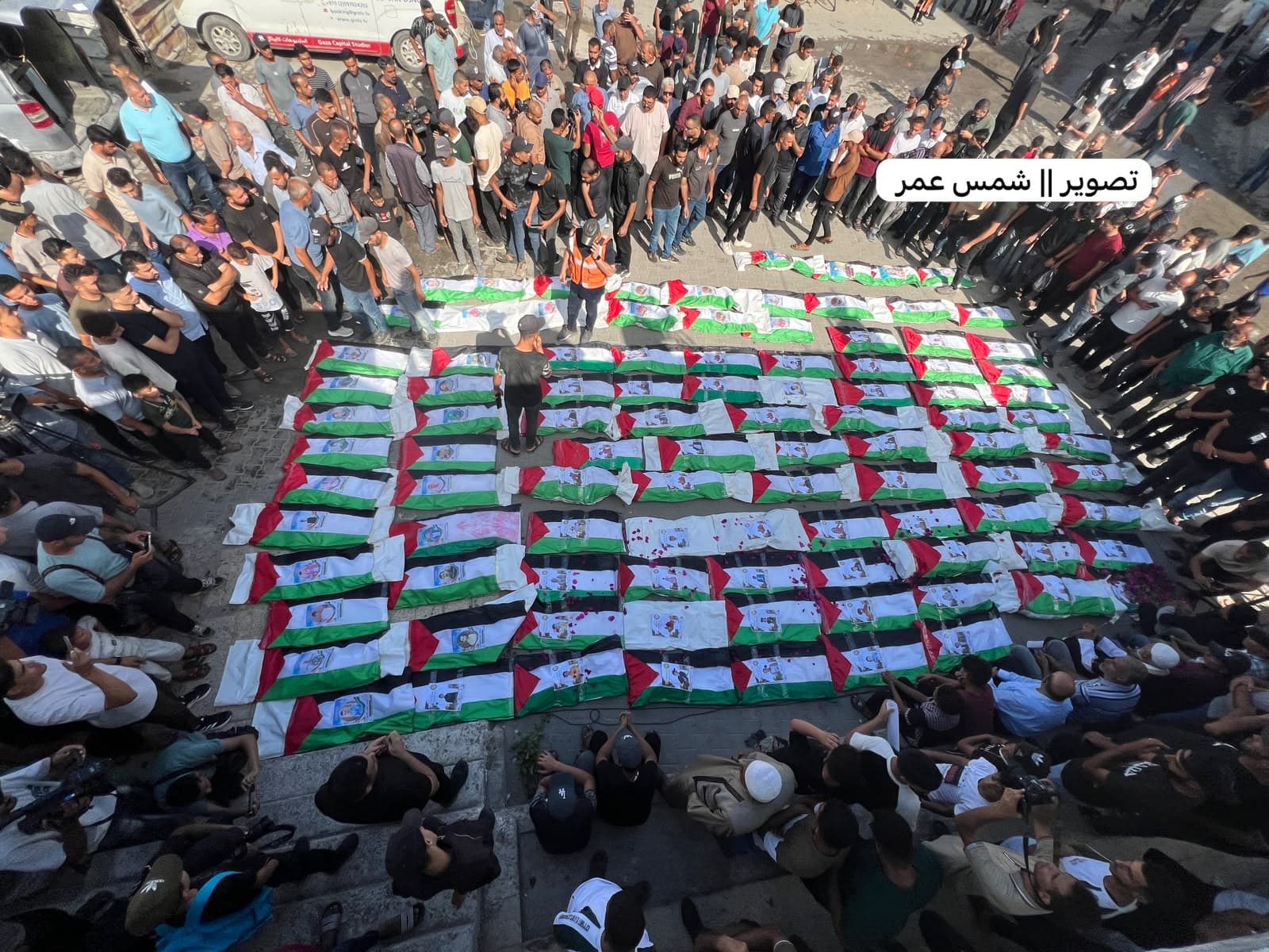 غزة تنعي 100 شهيد من تحت الأنقاض