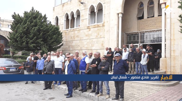 عمال بلدية الميناء يحتجون على تأخر الرواتب
