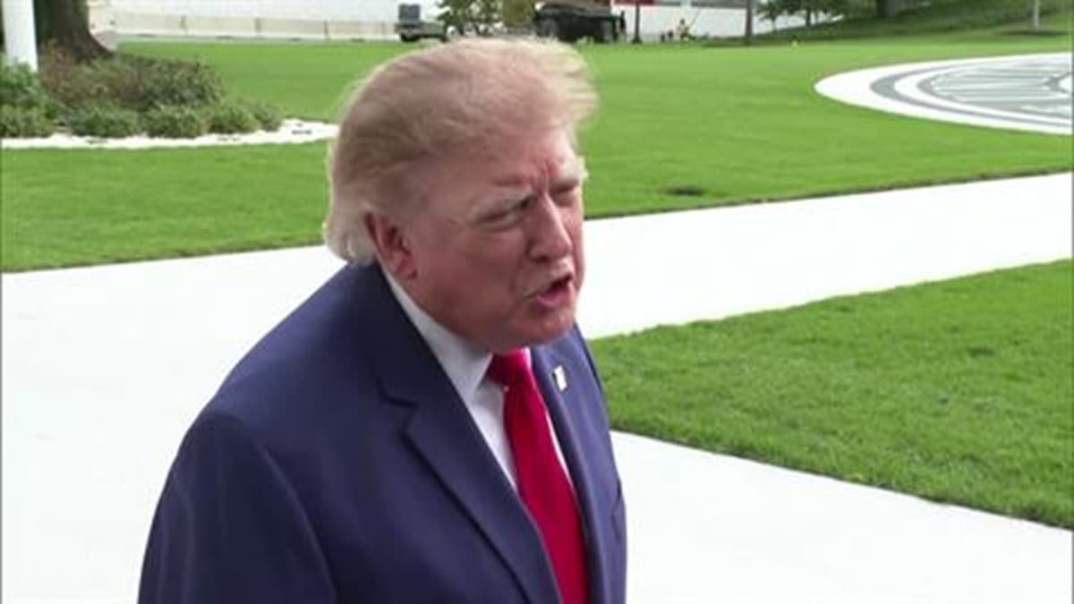 Trump urges White House spokeswoman to reconsider
