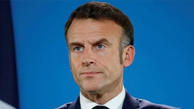 Macron bans child social media use