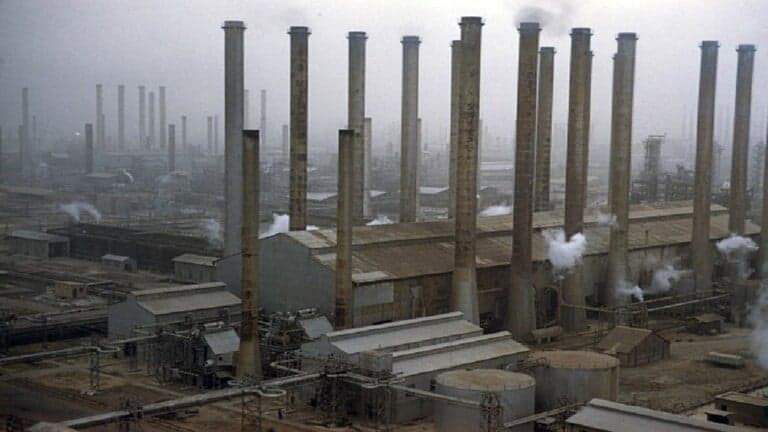 Oil rises over 5% on US-Iran tensions