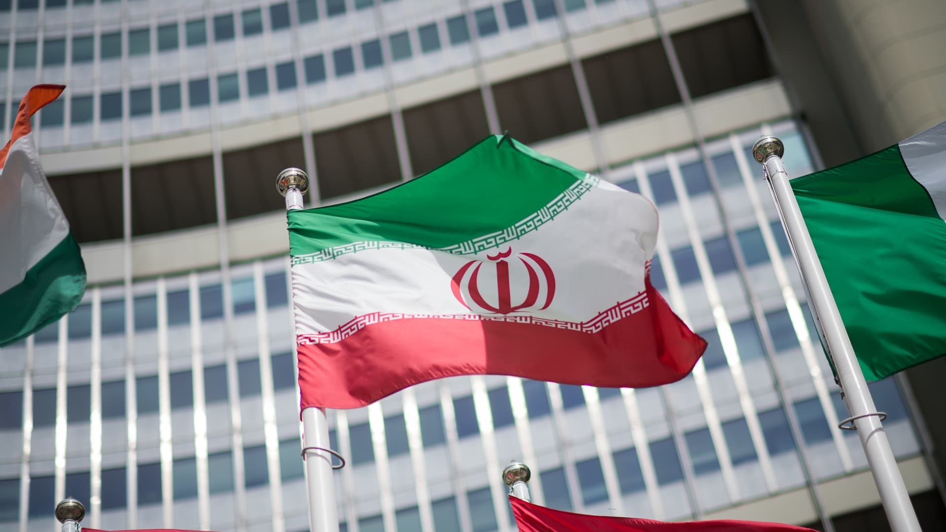 Iran faces challenges paying soldiers