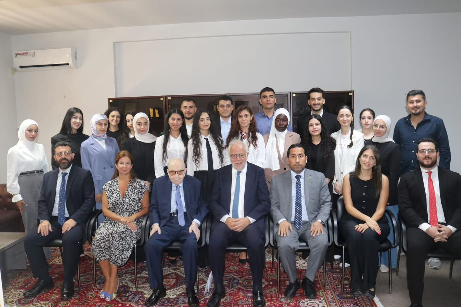 وزير العدل يؤكد أن القانون هدف العدالة