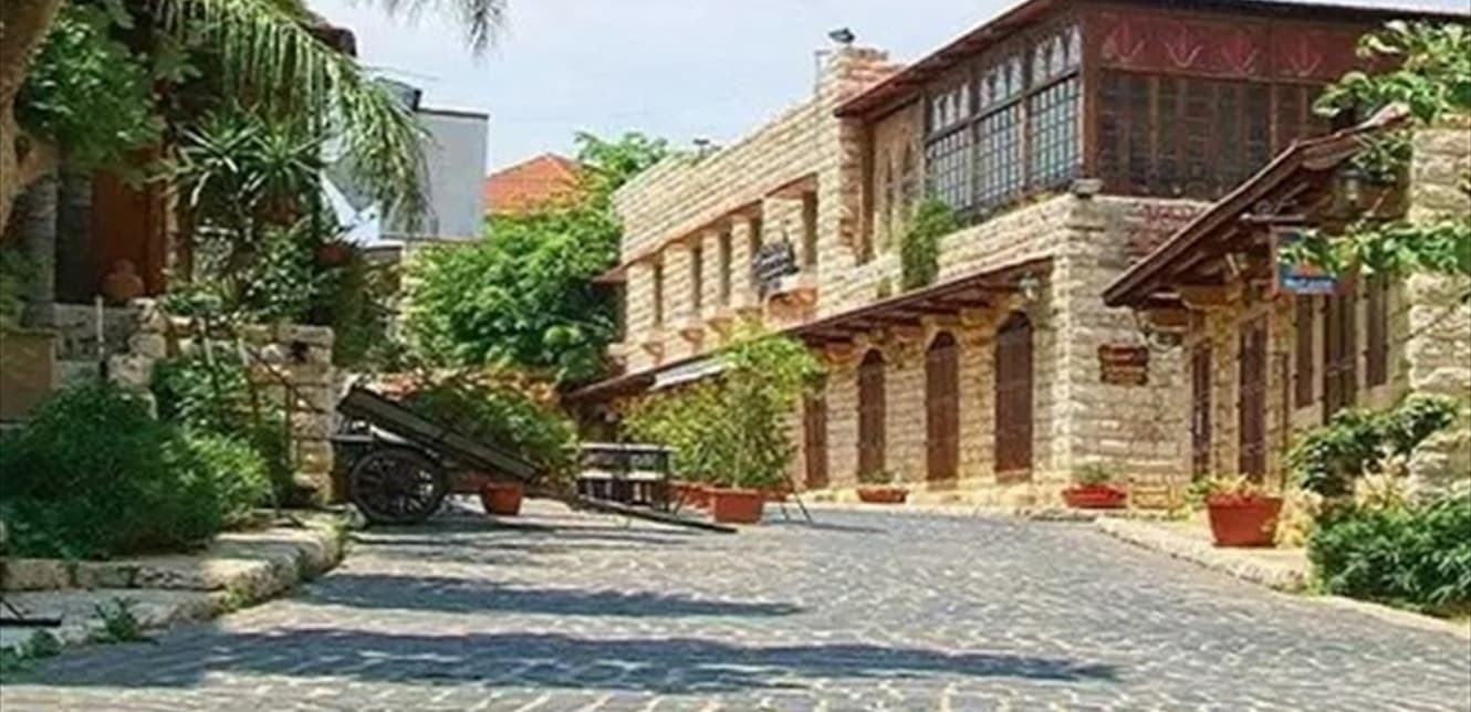 Theft of Zouk Makail station