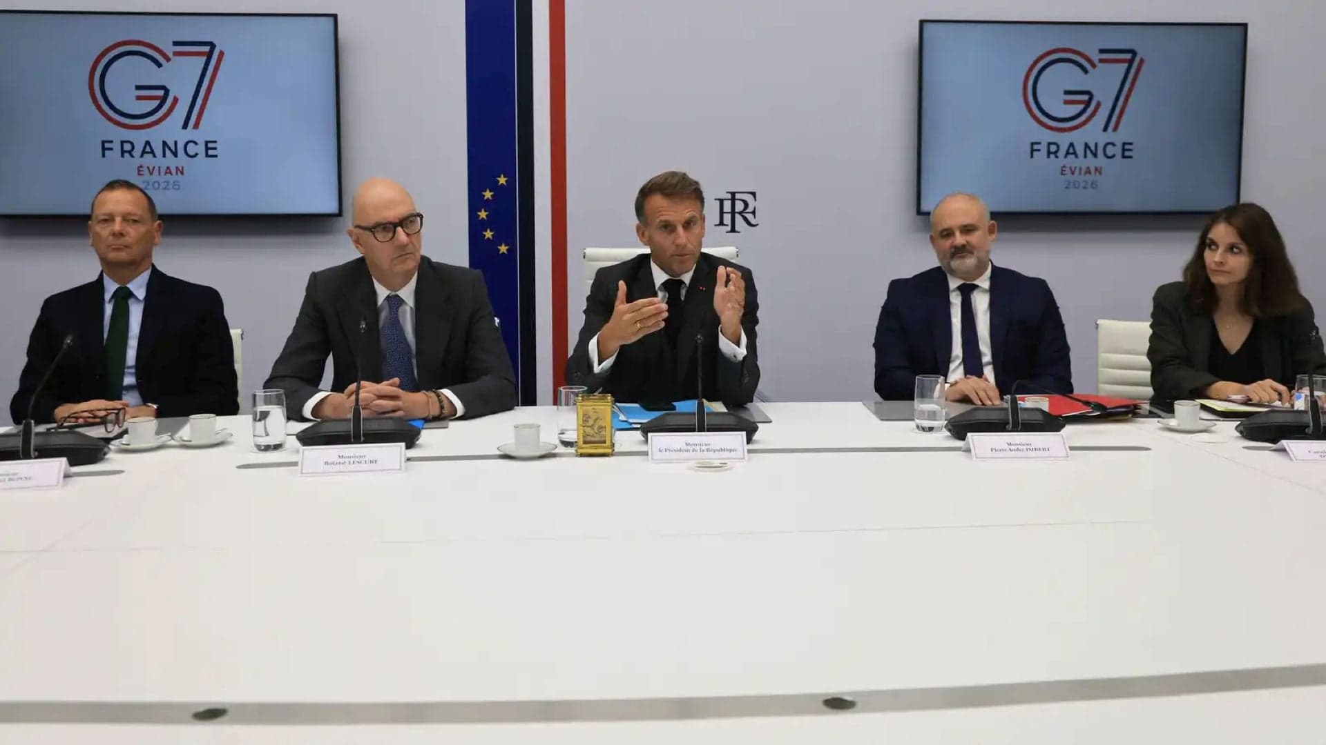 ماكرون: السبع ستضيف 100 مليون برميل نفط