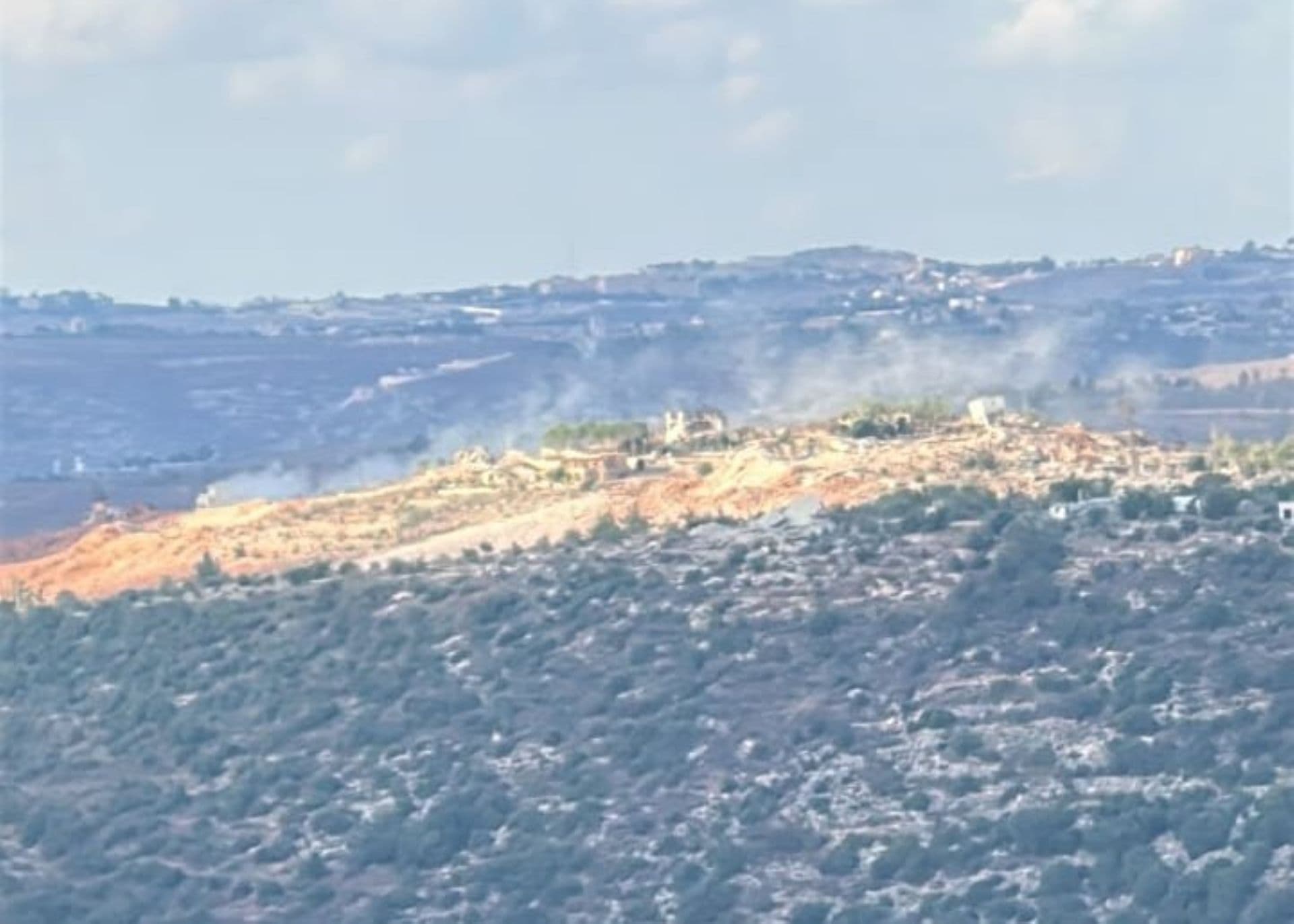 Explosion in Bani Hayyan, Israeli tanks move to Al-Khiyam