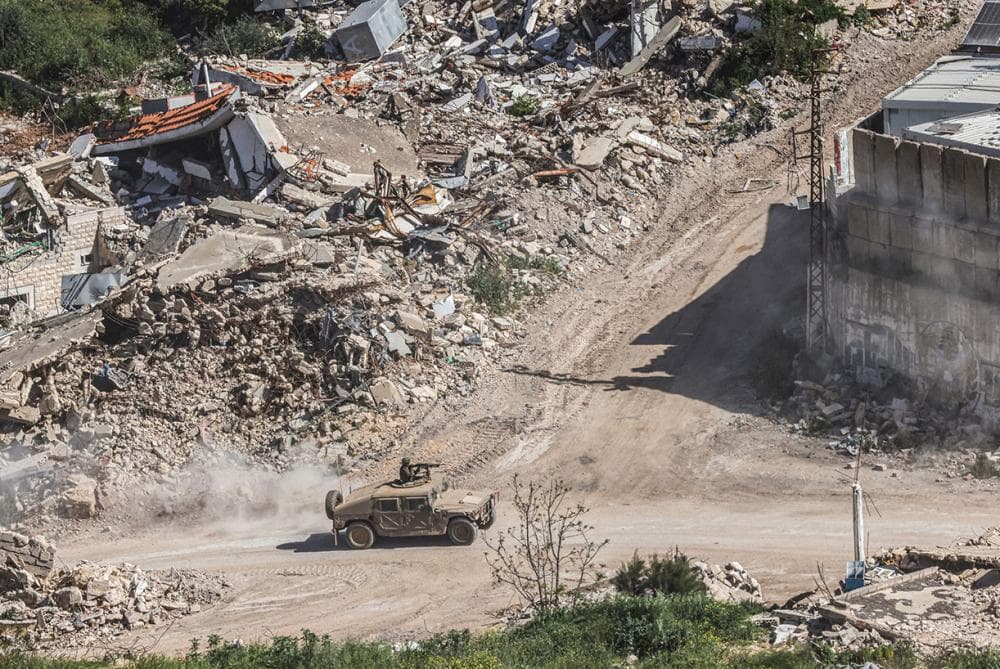Israeli army begins Lebanon zones