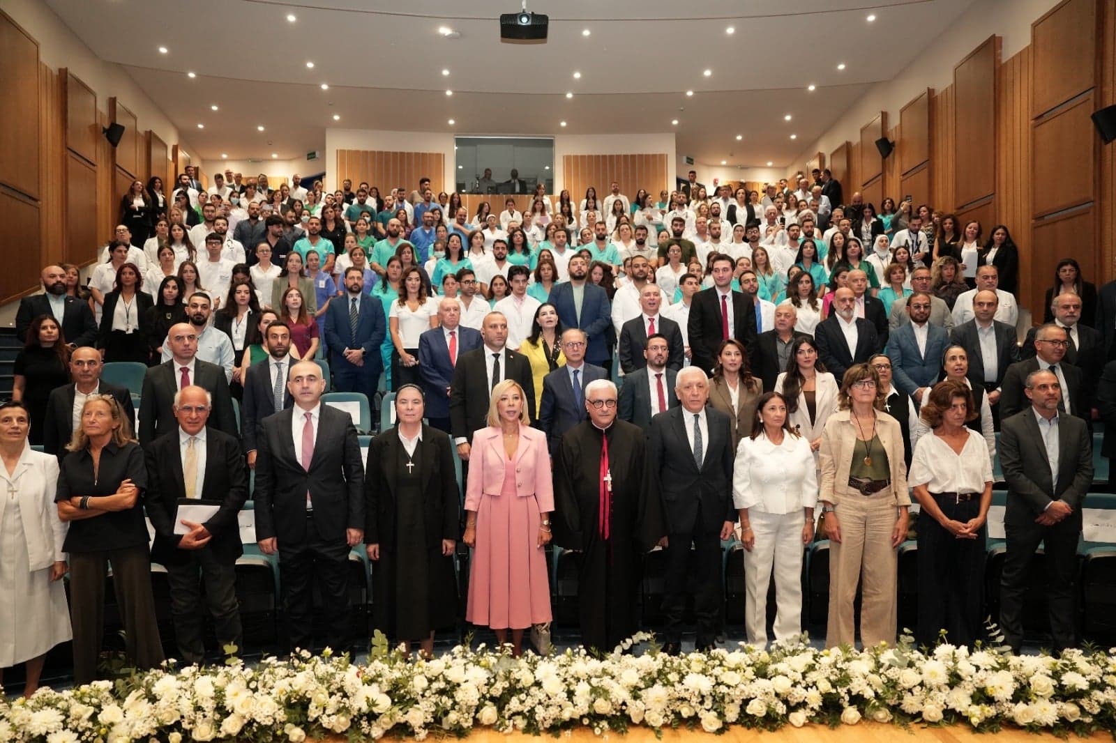 الجعيتاوي والجامعة يطلقان دبلوم جراحة الروبوت
