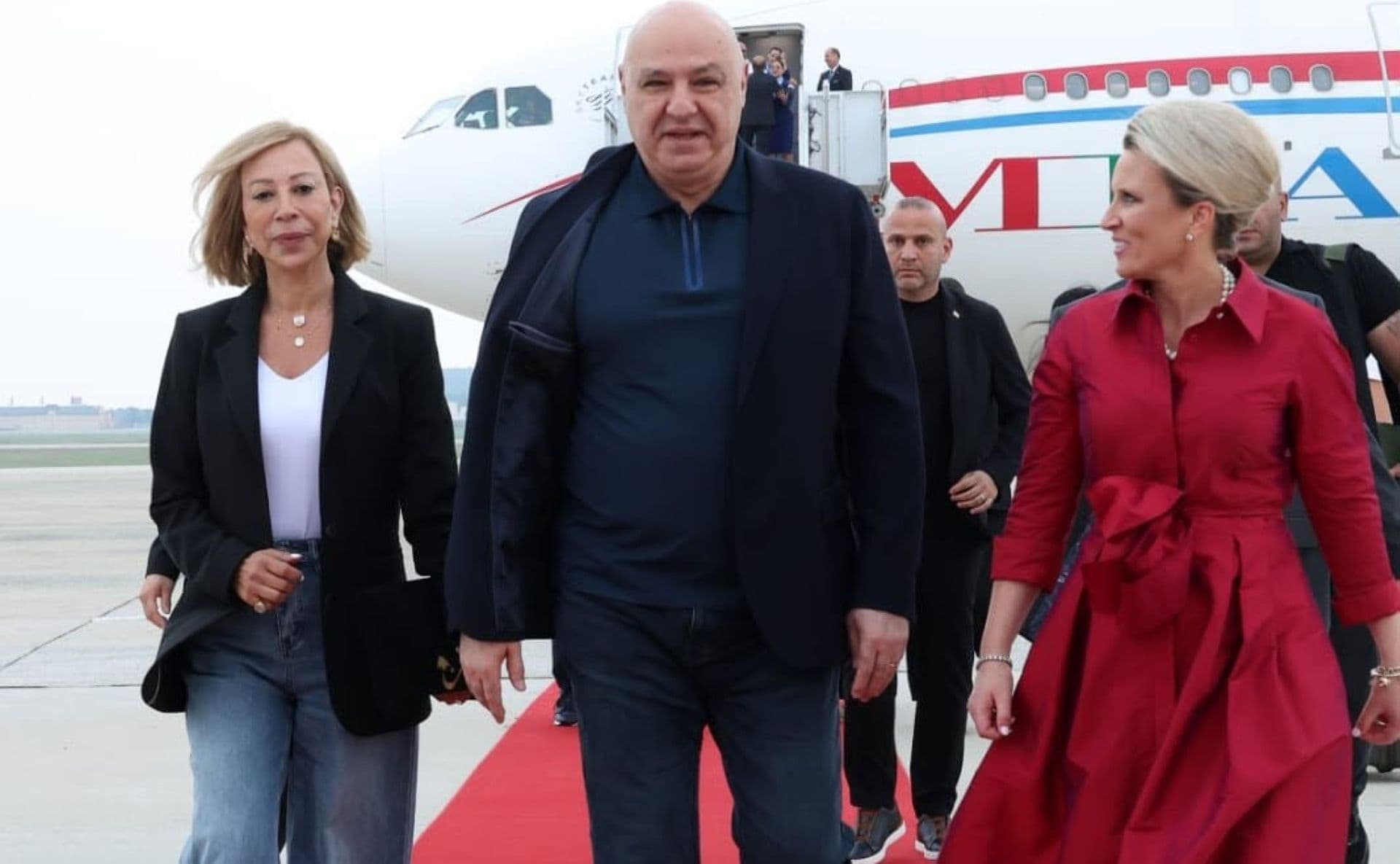 White House support amid internal dispute