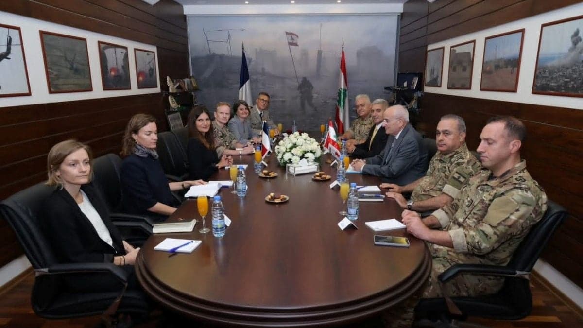 Defense Minister Meets France's Armies Minister