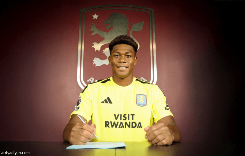 Aston Villa completes Suzuki signing