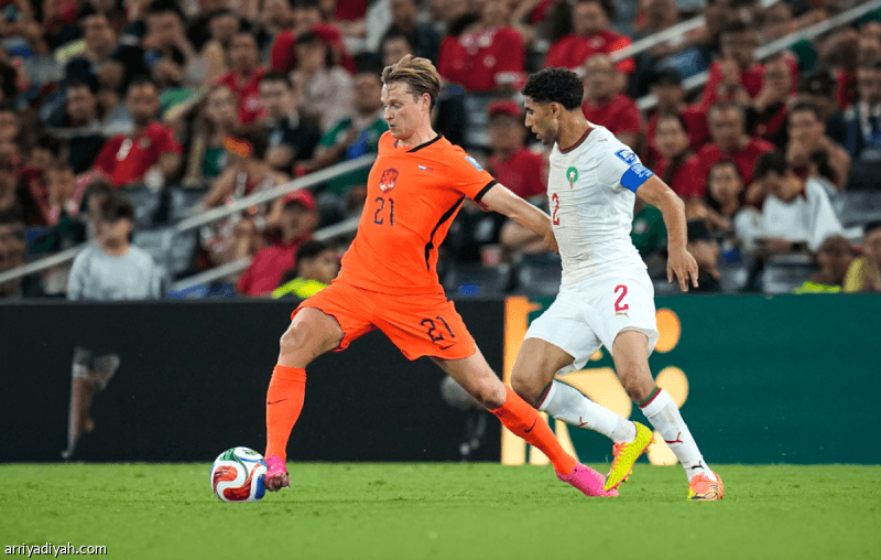 دي يونج يغيب عن برشلونة بسبب الركبة