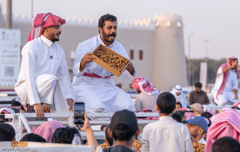 200 وسطاء ينظمون مهرجان التمر