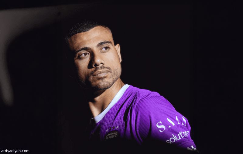 Al-Ain Signs Giakoumakis in Key Football Transfer