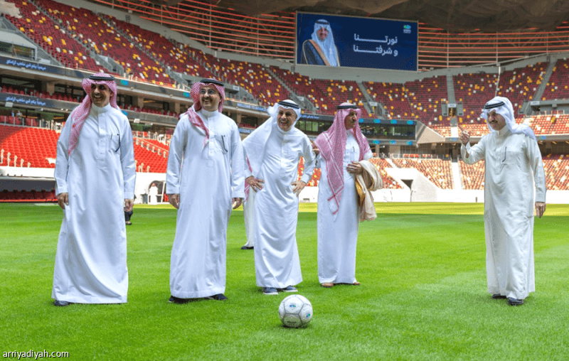Emir reviews Aramco Stadium updates