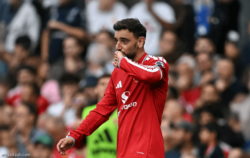 Fernández scores hat trick for Red Devils first win