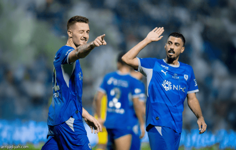 الهلال يسجل خمسة أهداف في فوز على الخليج