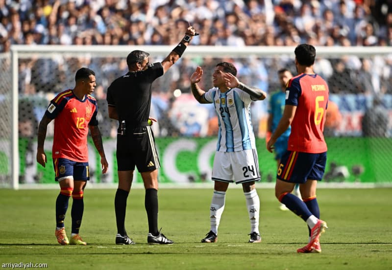 Enzo receives sixth red card in World Cup final