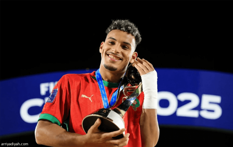 مليون تنقل يرافق بطل العالم إلى التعاون