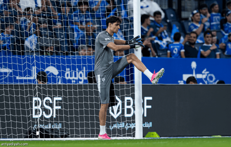 Al Owais gains first chance after Bono injury