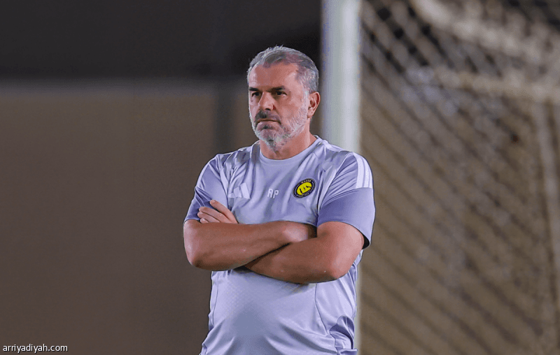 بوستيكوجلو يطالب 4 من النصراويين بالتدريب