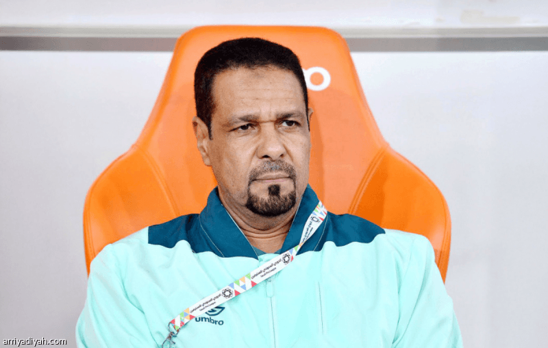 عنبر ينصح الأهلاويين بعدم التهور أمام أوكلاند