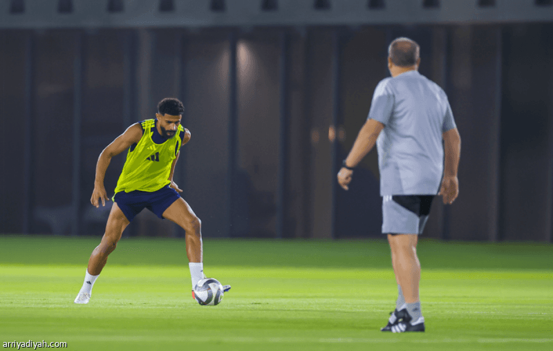 النصراويون يهنئون وبوستيكوجلو يطلب هدية