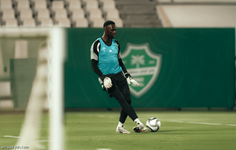 الأهلي يتواصل مع ميندي قبل الدرعية
