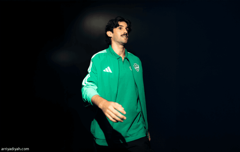 الأهلي يضم ترينكاو وسبيرتسيان في مركزي محرز وكيسيه