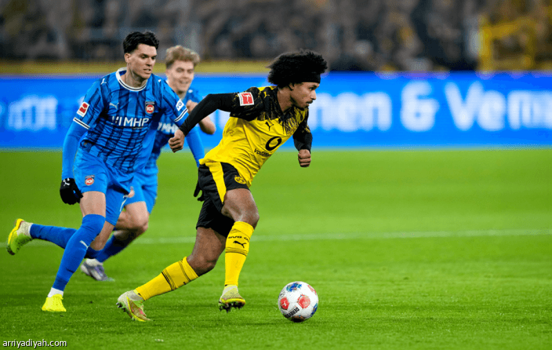 برشلونة يعلن عن أديمي رسميًّا