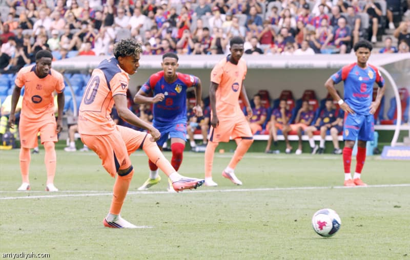 برشلونة يفوز على بازل بخمسة