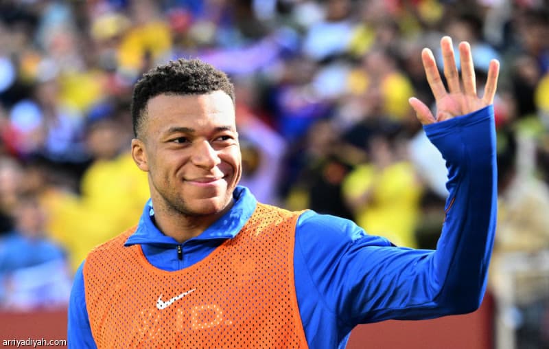 Mbappé repeats as World Cup top scorer