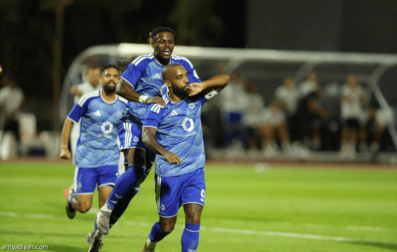 نيوم يحقق فوزه الأول على الفتح