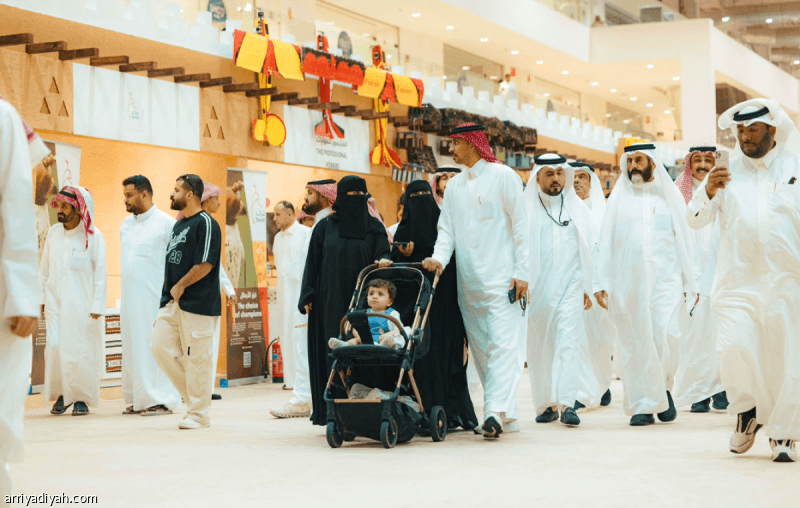 Falcon and Hunting Show at Al-Milwah Race