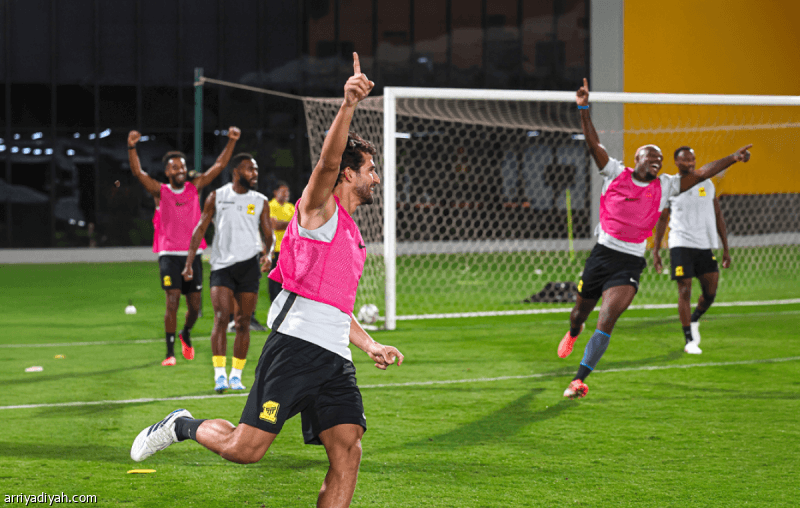 Al-Ittihad re-signs Chessneyti and signs Rios