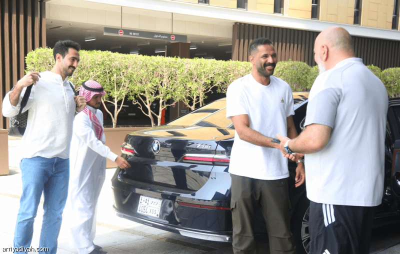 Al-Akhdar and Al-Haji family arrive for closed training