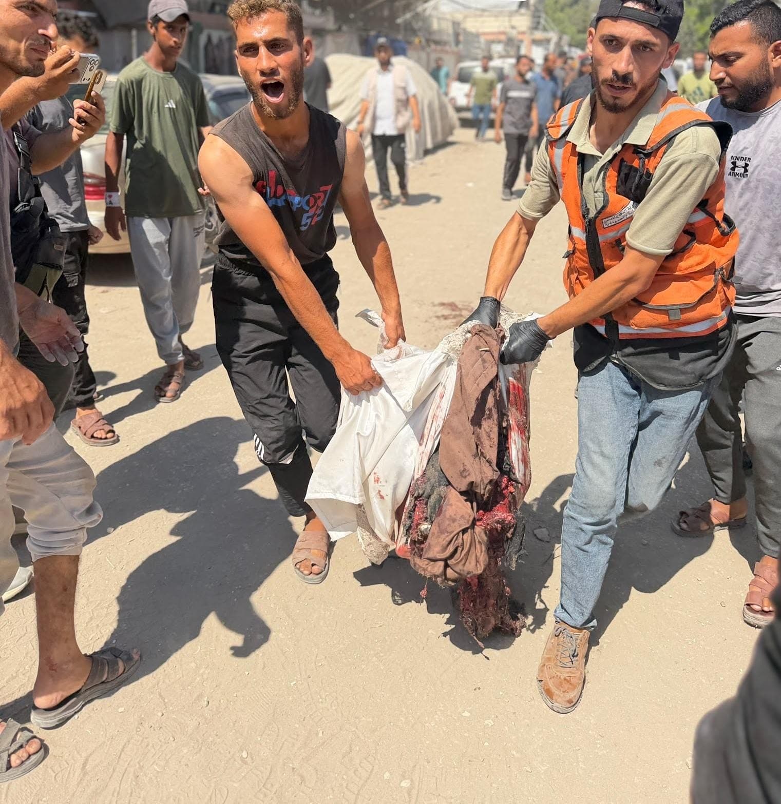 Gaza Shelling Injures Displaced Persons