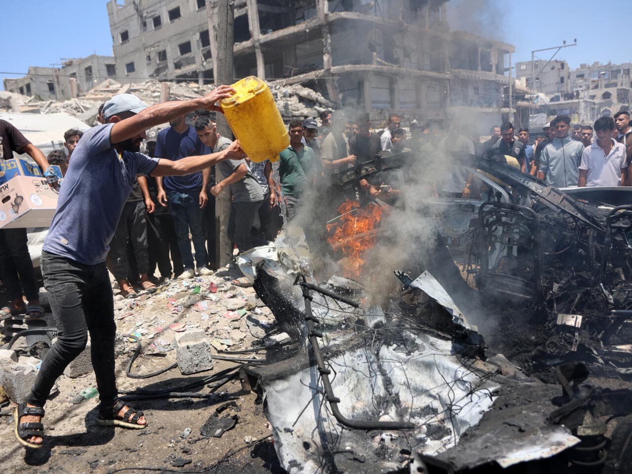 Five martyrs and 25 injured in Gaza