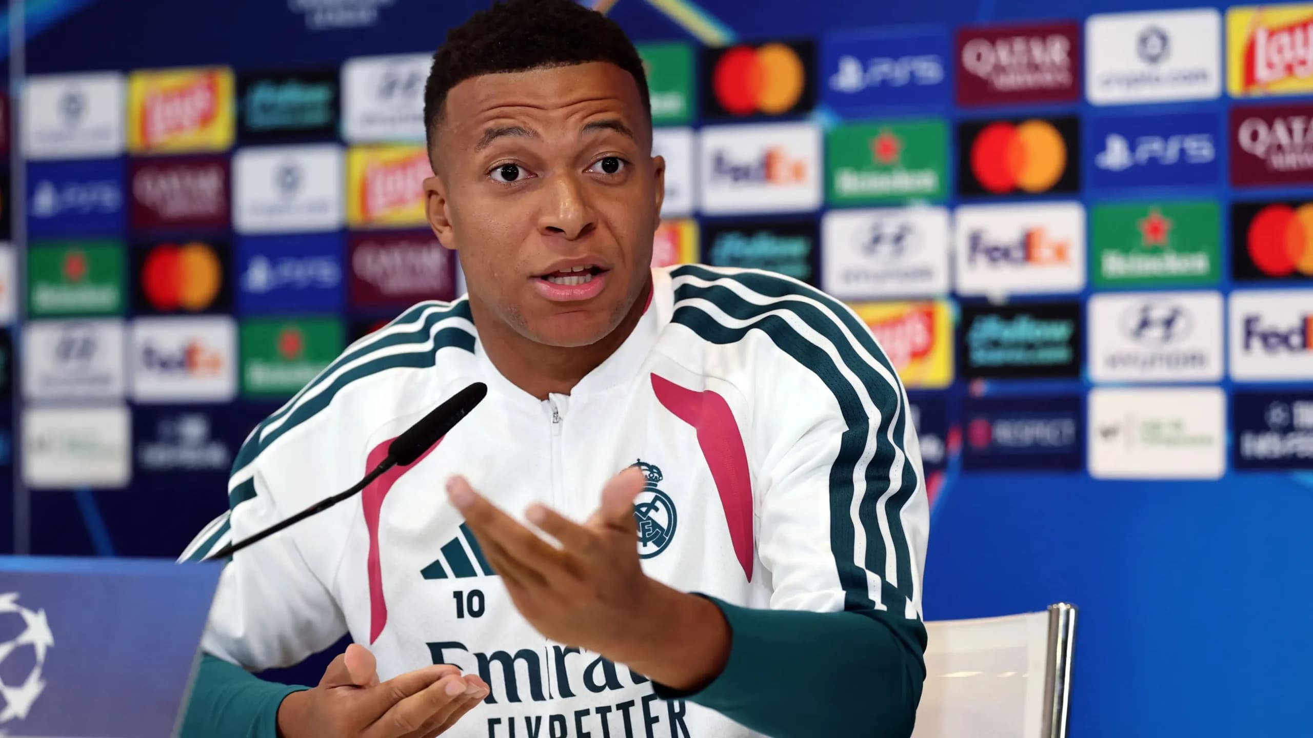 Mbappé confronts 'Dictator' over harm