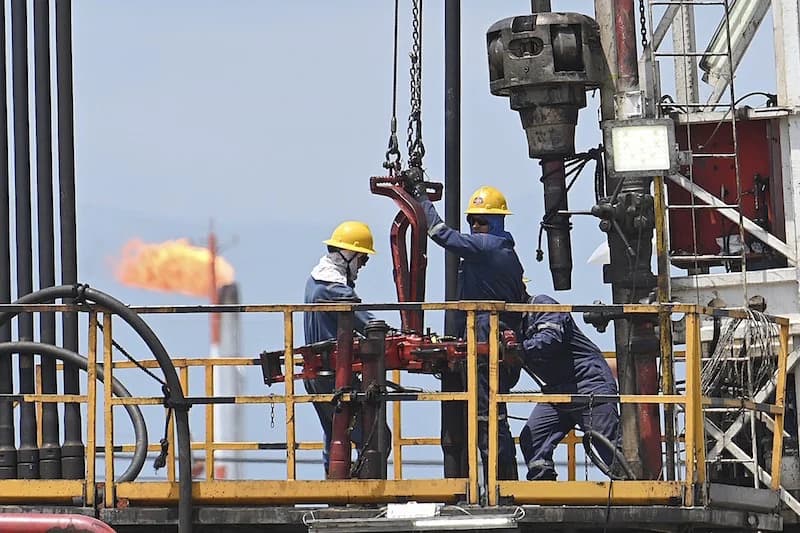 Libya Considers Force Majeure After Oil Field Shutdowns