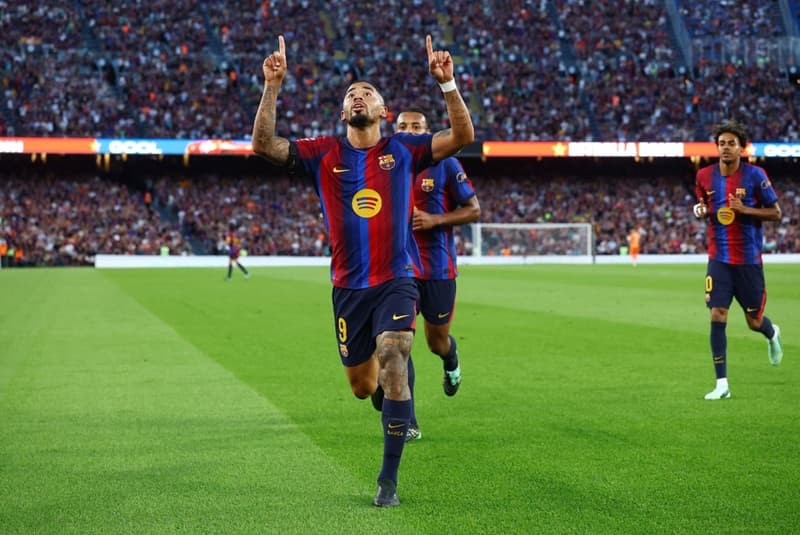 برشلونة يتصدر الليغا بعد فوز على خيتافي