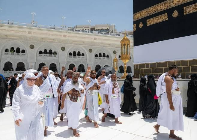 مُعتمر في البقاع المقدسة يفارق الحياة ثم يعود